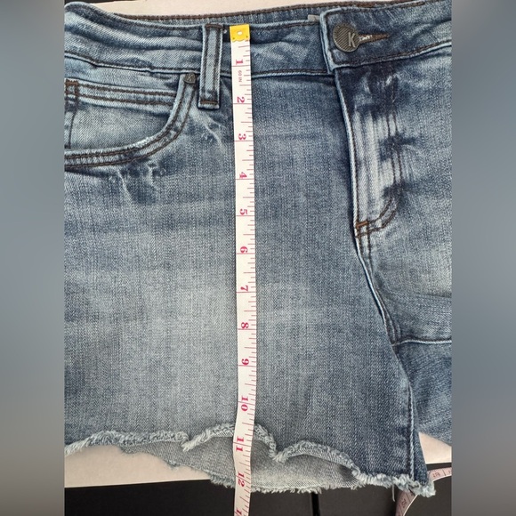 Kut from the Kloth Women’s Distressed Gidget Fray Blue Jean Shorts Size 6 - Picture 12 of 12